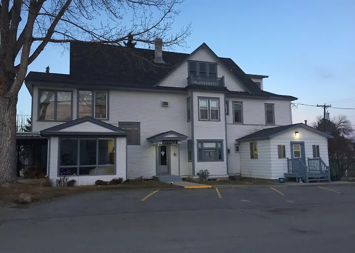Mansion House Motel 3*