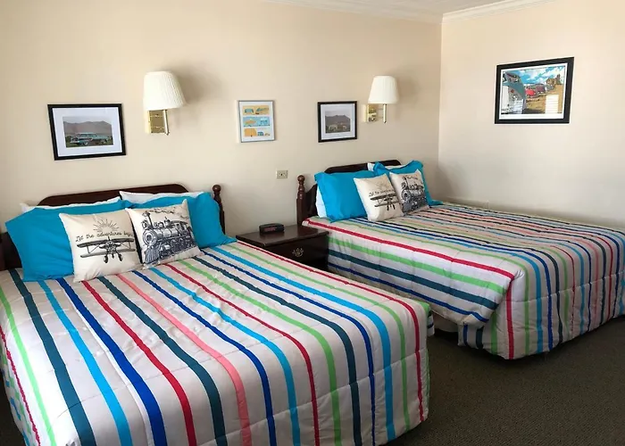 Mansion House Motel 3*